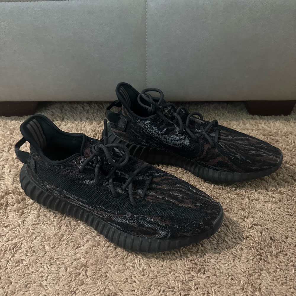 Yeezy Boost 350 V2